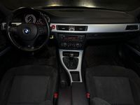 begagnad BMW 320 d LCI M Sport Touring Lemansblå Hifi Dragkrok alcant