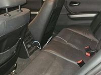 begagnad BMW 325 i Sedan (218 hk) Advantage, Comfort, Dynamic