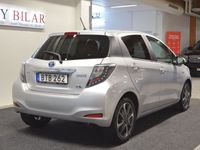 begagnad Toyota Yaris Hybrid e-CVT Euro 5 Endast 5900 Mil