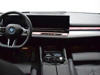 Begagnad BMW 550 Comfort Edition 490 HK (360 kW) 2025 Black sapphire metallic Sedan