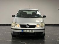 Begagnad VW Polo 75 HK (55 kW) 2003 Silver Halvkombi