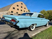 Begagnad Buick Le Sabre 250 HK (183 kW) 1961 Bimini blue Sedan