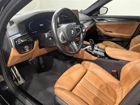 begagnad BMW 545 e xDrive M Sport Innovation Taklucka Pa+