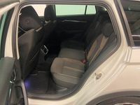 Begagnad Skoda Octavia Scout 200 HK (147 kW) 2021 Vit Kombi