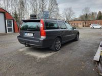 begagnad Volvo V70 2.5T AWD Momentum Euro 4 NY KAMREM