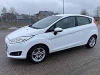 Begagnad Ford Fiesta Titanium 101 HK (74 kW) 2016 Vit Halvkombi
