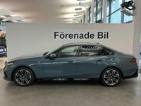 Begagnad BMW 530 M Sport 299 HK (219 kW) 2025 Cape york grön metallic Sedan