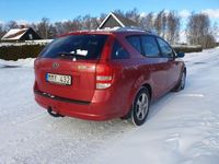 Begagnad Kia Ceed Sportswagon 115 HK (84 kW) 2010 Metalliclack Kombi