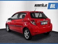 Begagnad Toyota Yaris Active 99 HK (72 kW) 2013 Röd Halvkombi