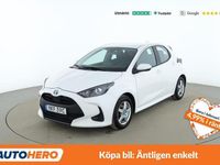 Begagnad Toyota Yaris Hybrid Active 117 HK (86 kW) 2022 Vit Sedan