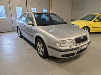 Begagnad Skoda Octavia Tour 102 HK (75 kW) 2000 Silver Halvkombi