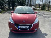 begagnad Peugeot 208 5-dörrar 1.2 VTi Euro 5,Ny Kamrem,Panoramatak
