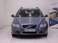 Begagnad Volvo V70 Momentum 179 HK (131 kW) 2011 Blå Kombi