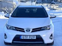 Begagnad Toyota Auris Touring Sports Edition 136 HK (100 kW) 2015 Vit Kombi