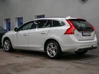 Begagnad Volvo V60 Momentum 231 HK (169 kW) 2017 Vit Kombi