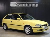 Begagnad Opel Astra Sport 116 HK (85 kW) 1996 Gul Halvkombi
