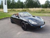 Begagnad Porsche 911 Carrera 4 301 HK (221 kW) 2001 Svart Cab