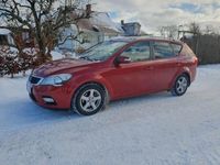 Begagnad Kia Ceed Sportswagon 115 HK (84 kW) 2010 Metalliclack Kombi