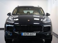 begagnad Porsche Cayenne S E-Hybrid E- 416HK SPORT CHRONE SV-SÅLD 2ÄGARE PANO DRAG BOSE