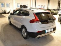 Begagnad Volvo V40 CC Business Edition 152 HK (111 kW) 2018 Vit Kombi