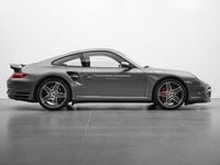 Begagnad Porsche 997 Turbo 480 HK (353 kW) 2007 Grå