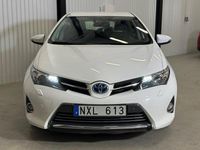 Begagnad Toyota Auris Hybrid Executive 136 HK (100 kW) 2013 Vit