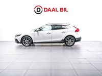 Begagnad Volvo V40 CC Ocean Race 190 HK (139 kW) 2015 Vit Kombi