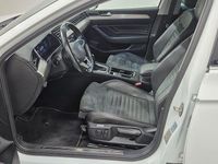 Begagnad VW Passat R-line 200 HK (147 kW) 2022 Vit Kombi