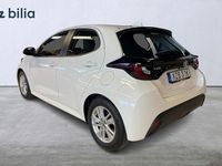 Begagnad Toyota Yaris Hybrid Active 92 HK (67 kW) 2023 Vit Halvkombi