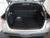 Begagnad MG MG4 EV Luxury 150 kW (204 HK) 2023 Grå/silver Halvkombi