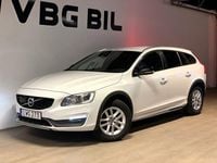 Begagnad Volvo V60 CC Business Edition 190 HK (139 kW) 2015 Vit Kombi
