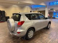 Begagnad Toyota RAV4 152 HK (111 kW) 2006 Silver SUV