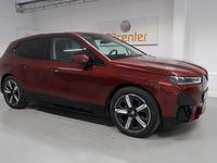 begagnad BMW iX xDrive40 V-Däck ingår Drag-Navi-360kamera-H/K-Carplay-HUD-Laser
