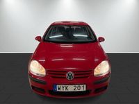 Begagnad VW Golf IV Trendline 102 HK (75 kW) 2006 Röd Halvkombi