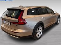 begagnad Volvo V60 CC B4 AWD Diesel Core 2023, Kombi