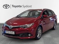 Begagnad Toyota Auris Touring Sports Active 137 HK (100 kW) 2017 Röd Kombi