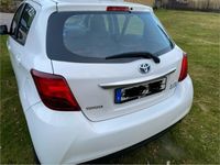 begagnad Toyota Yaris Hybrid e-CVT Euro 6