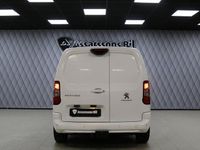Begagnad Peugeot Partner 131 HK (96 kW) 2020 Vit Minibuss