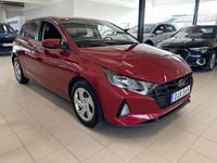 Begagnad Hyundai i20 Essential 84 HK (61 kW) 2022 Röd Halvkombi