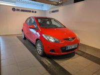 Begagnad Mazda 2 Comfort 75 HK (55 kW) 2009 Röd Halvkombi