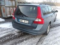 Begagnad Volvo V70 Kinetic 179 HK (131 kW) 2013 Ljusblå Kombi