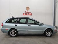 Begagnad Volvo V40 136 HK (100 kW) 2002 Ljusgrön Kombi