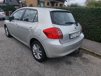 Begagnad Toyota Auris 132 HK (97 kW) 2009 Silver Halvkombi
