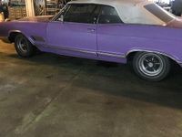 Begagnad Buick Wildcat 330 HK (242 kW) 1966 Lila Cab