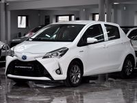 begagnad Toyota Yaris Hybrid e-CVT Navi B-kamera Euro 6