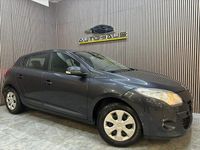 Begagnad Renault Mégane III 110 HK (80 kW) 2010 Mörkgrå Halvkombi