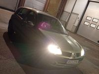 Begagnad Renault Clio II 75 HK (55 kW) 2002 Halvkombi