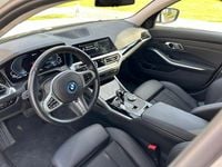 Begagnad BMW 330 292 HK (214 kW) 2022 Alpinvit