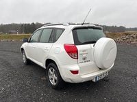 Begagnad Toyota RAV4 136 HK (100 kW) 2007 Vit SUV