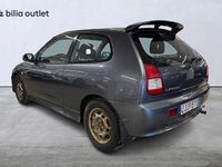 Begagnad Mitsubishi Colt 103 HK (75 kW) 2003 Mgrå Halvkombi